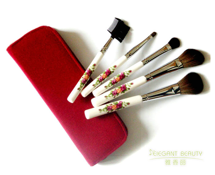 個性化化妝刷定制：從材質到形狀，一切由你決定